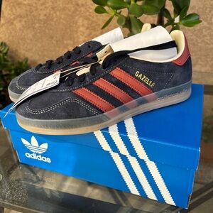 Adidas Gazelle indoors Black and Orange Sneakers